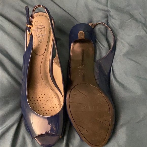 Blue open toed heels - Picture 2 of 3